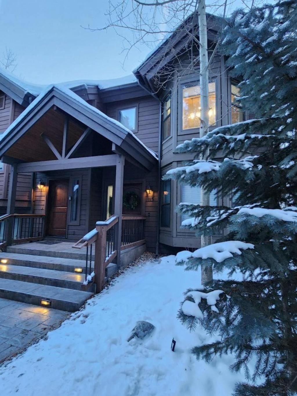 Luxury Modern Townhome Steps To Ski Lifts And Downtown With Nature At Your Patio Breckenridge Bagian luar foto