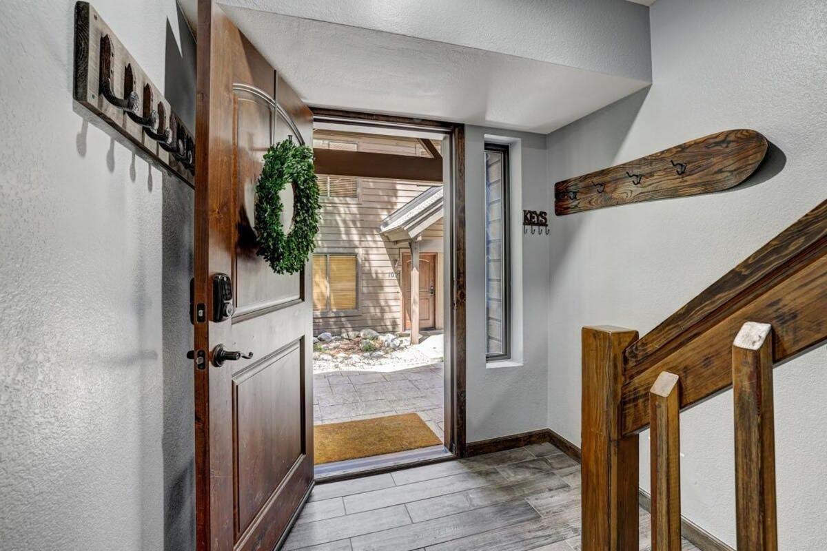 Luxury Modern Townhome Steps To Ski Lifts And Downtown With Nature At Your Patio Breckenridge Bagian luar foto