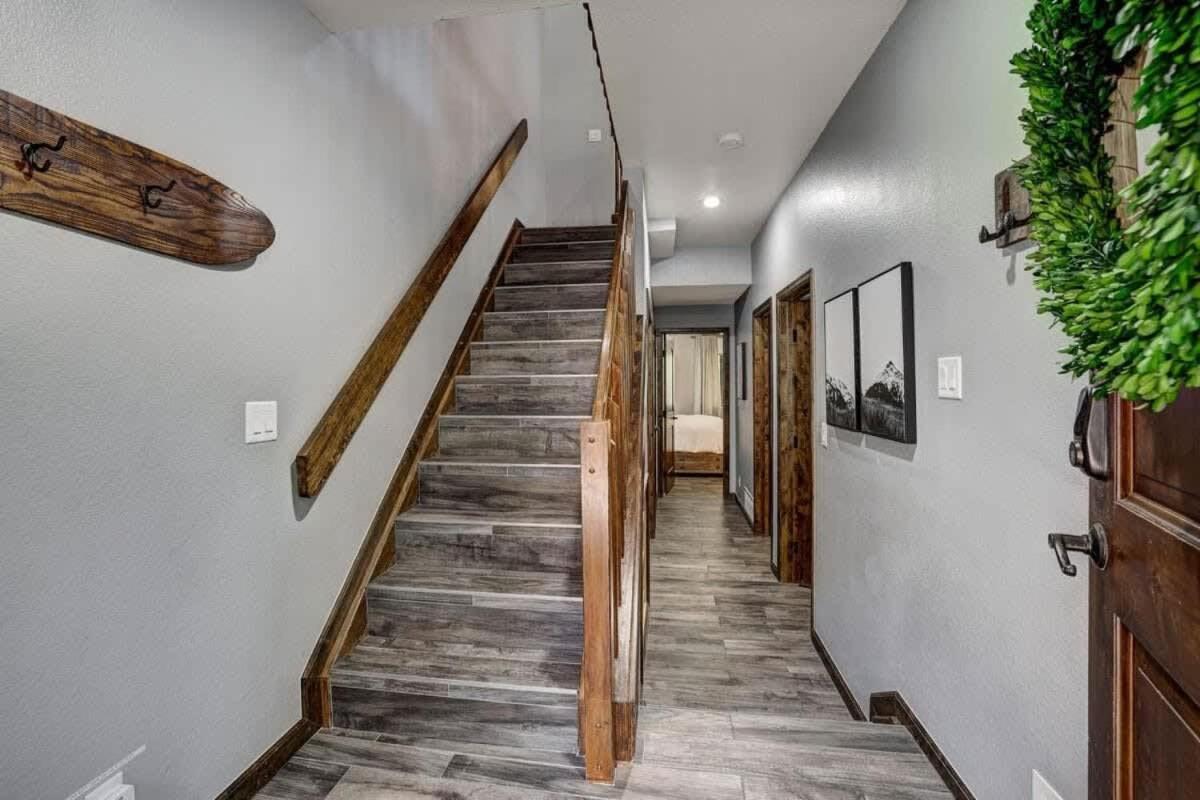 Luxury Modern Townhome Steps To Ski Lifts And Downtown With Nature At Your Patio Breckenridge Bagian luar foto