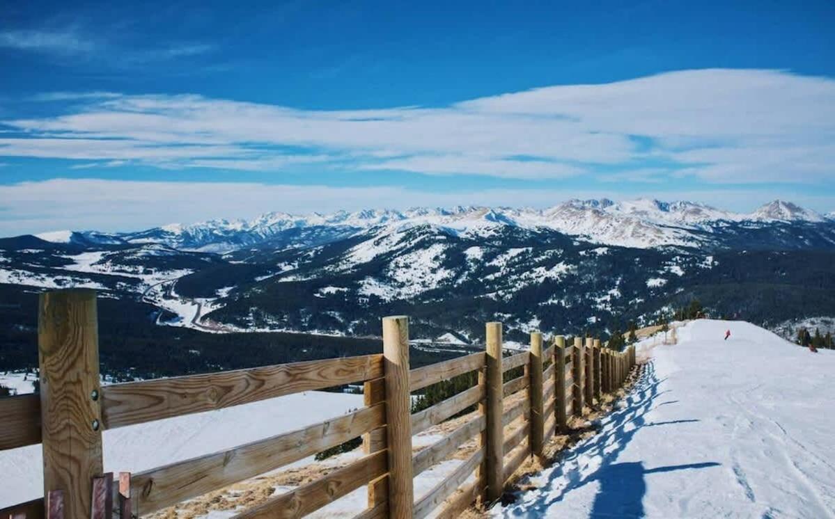 Luxury Modern Townhome Steps To Ski Lifts And Downtown With Nature At Your Patio Breckenridge Bagian luar foto