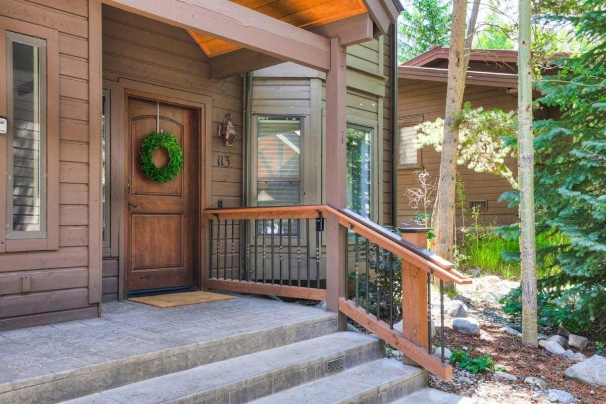 Luxury Modern Townhome Steps To Ski Lifts And Downtown With Nature At Your Patio Breckenridge Bagian luar foto