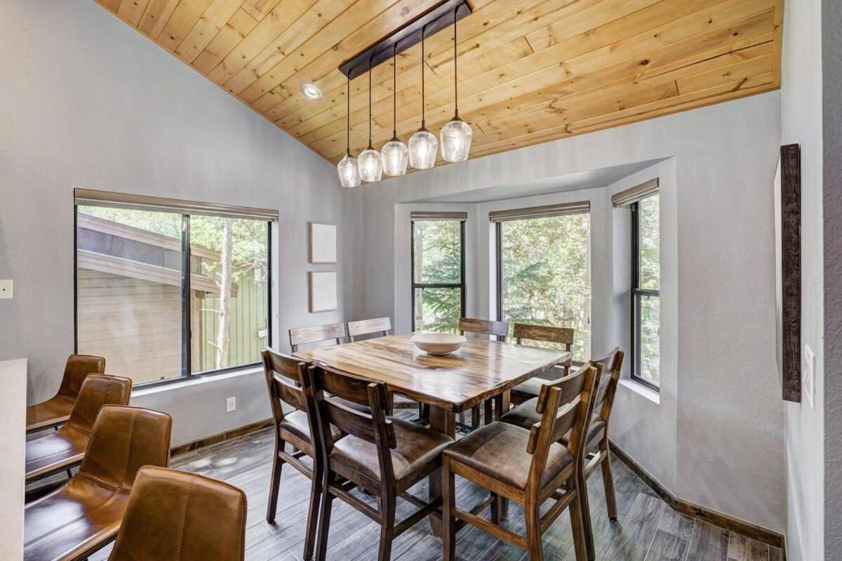 Luxury Modern Townhome Steps To Ski Lifts And Downtown With Nature At Your Patio Breckenridge Bagian luar foto