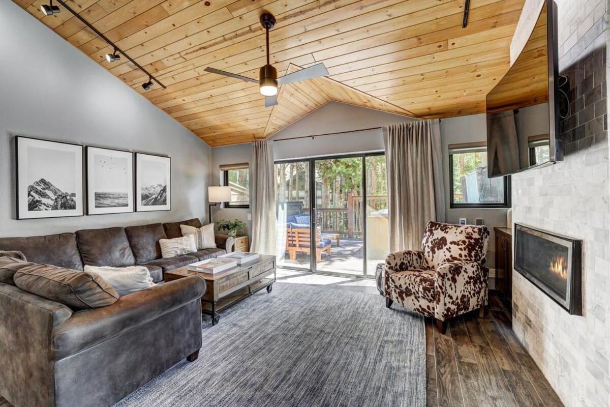 Luxury Modern Townhome Steps To Ski Lifts And Downtown With Nature At Your Patio Breckenridge Bagian luar foto