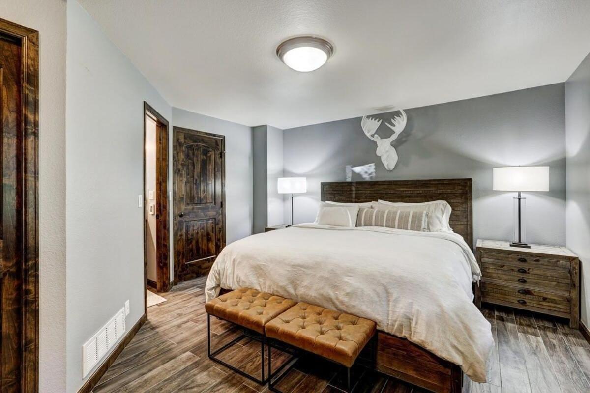 Luxury Modern Townhome Steps To Ski Lifts And Downtown With Nature At Your Patio Breckenridge Bagian luar foto