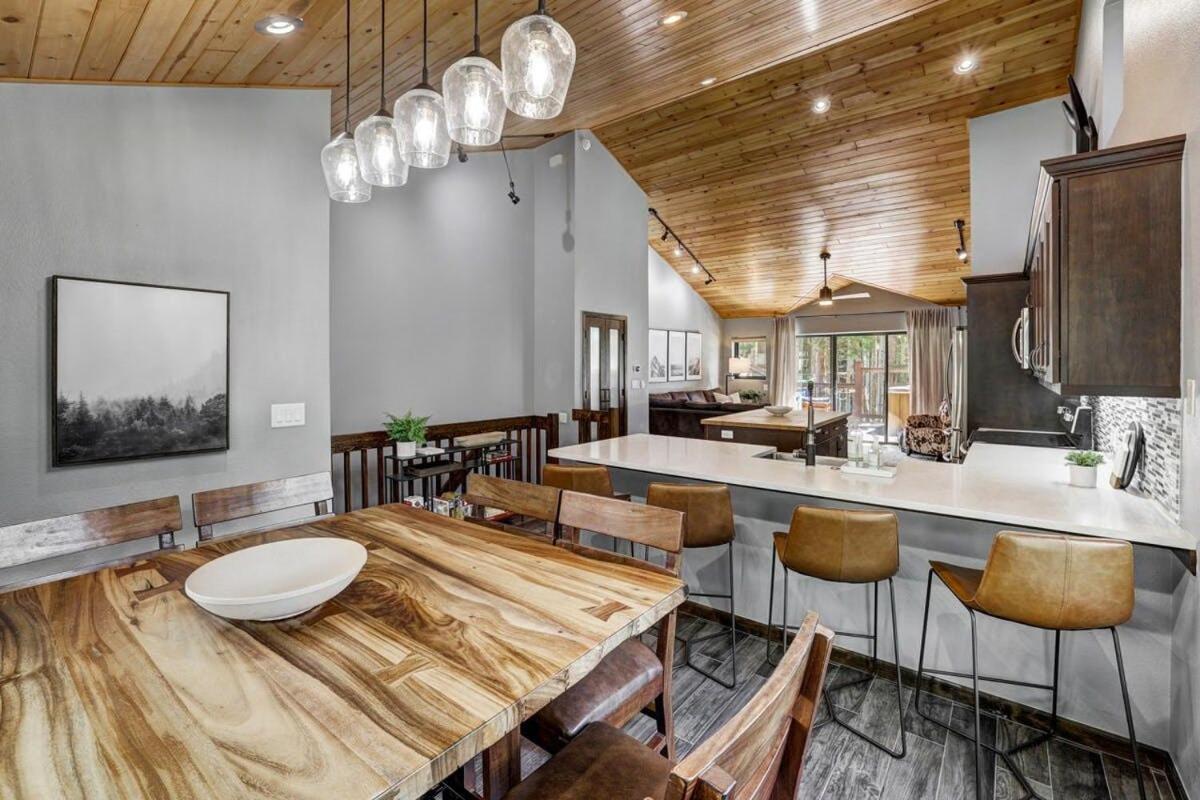 Luxury Modern Townhome Steps To Ski Lifts And Downtown With Nature At Your Patio Breckenridge Bagian luar foto